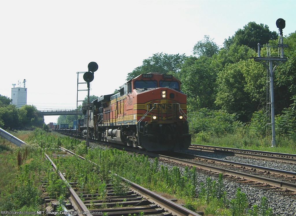 BNSF C44-9W 5499